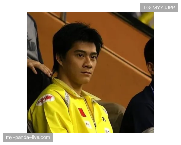 傅海峰赛场上冷静，家里却被孩子秒变小疯童，谁能想到？